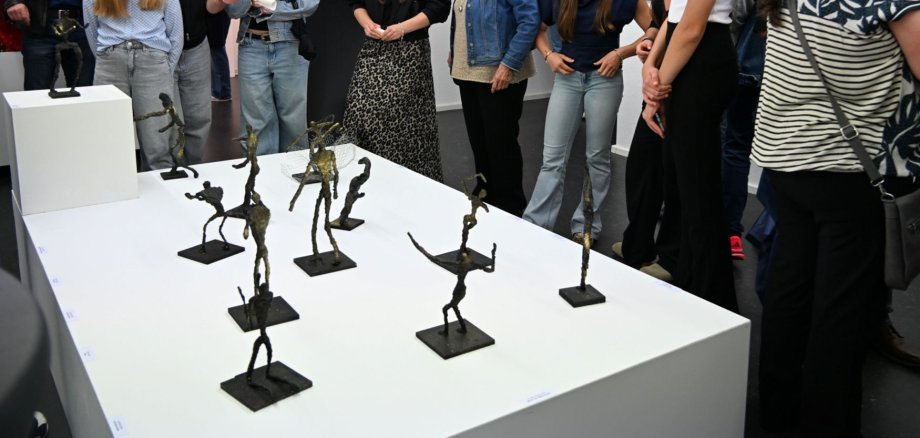Bild Ausstellung Roter Faden