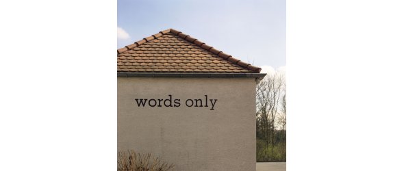 words only Kunstwerk Offenes Buch