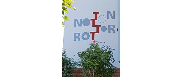 not rot ton tor Kunstwerk Offenes Buch