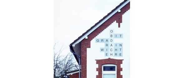 Obdach Kunstwerk Offenes Buch