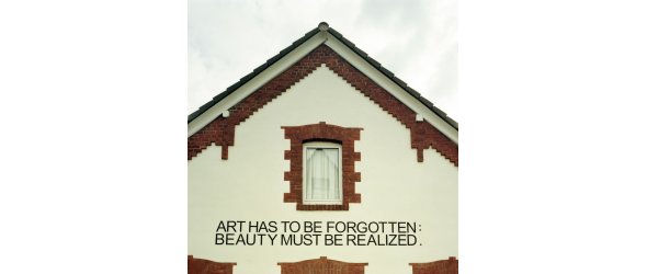 Art has to be forgotten Kunstwerk Offenes Buch