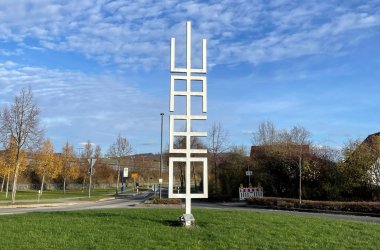 Kunstwerk Offenes Buch Kreisel Molzb. Straße