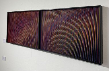 Kunstwerk aus neuer Dauerausstellung mit Schnüren