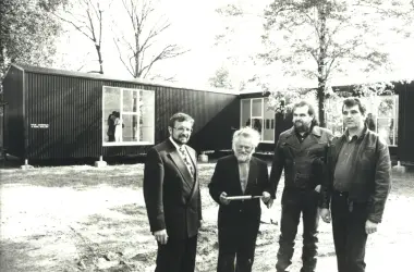 BGM Fennel, Jürgen Blum, Karl Möller,  Elmar Wald vor den Containern des Museum Modern Art